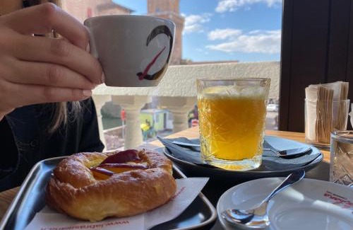 Ferrara Historic Centre Bed & Breakfast | Letto A Castello