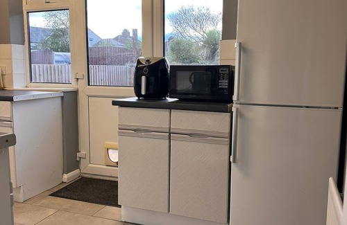 Hillingdon East Apartment | Letzi - Modern 2 bedroom apartment near Heathrow