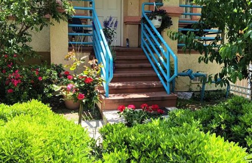 Alhambra Bed & Breakfast | Levander Cozy Home