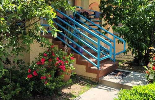 Alhambra Bed & Breakfast | Levander Cozy Home
