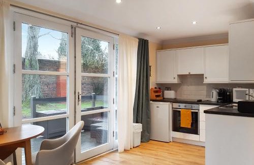 Arden House | Leven Lodge 1 - Uk46042