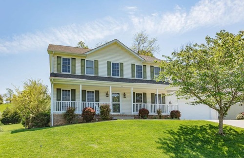 Lexington House | Lexington 4bd/3 bth near Blue Ridge and Golf