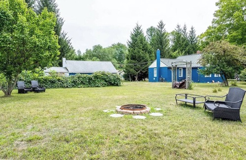 Lexington House | Lexington Stays. Close to town and beach!