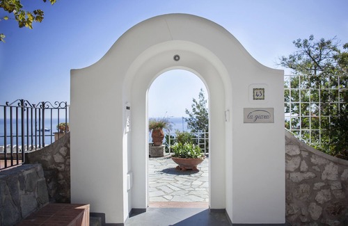 Marina Piccola Cottage | LHP Suite Superior Cottage Capri