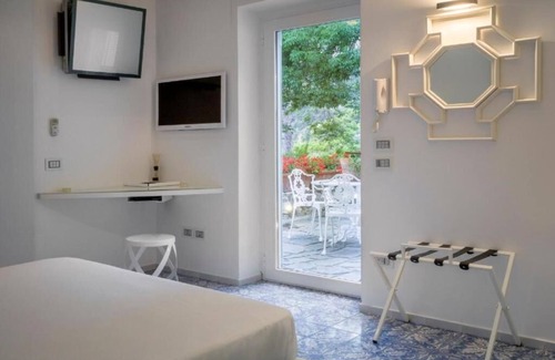 Marina Piccola Cottage | LHP Suite Superior Cottage Capri