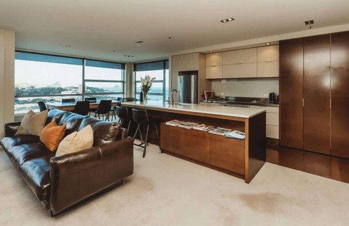 New Plymouth CBD Apartment | Liardett Penthouse - Inner city accommodation