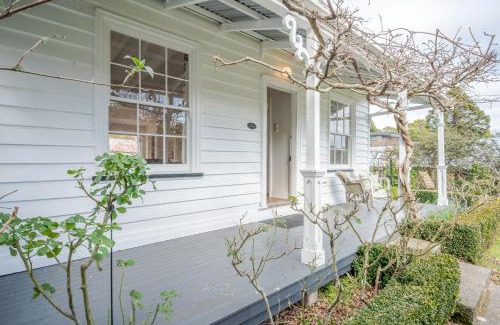 Akaroa House | Libeau Cottage - Akaroa Holiday Home