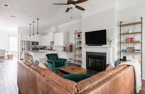 Beach Institute House | Liberty House - 3 Bedroom Downtown with Easy Parking