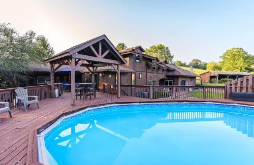 New Plymouth House | Liberty Lodge Pool & Hot Tub Game Room BBQ