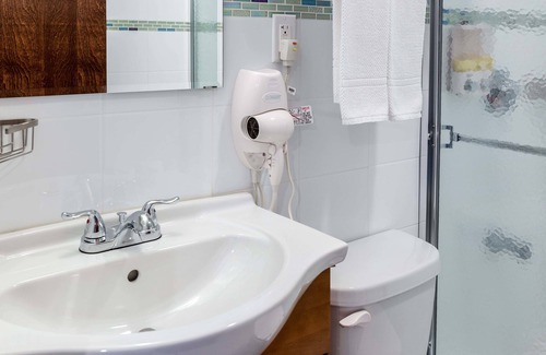 Hunters Point Hotel | LIC Hotel