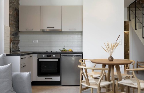 Sourpi Apartment | Lichnos Luxury Maisonette 3