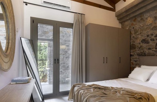 Sourpi Apartment | Lichnos Luxury Suites Stoa
