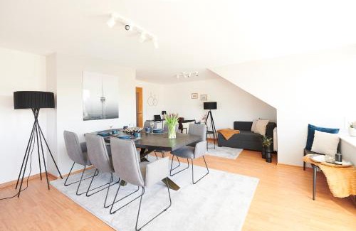Kernstadt Apartment | Lichtdurchflutende Wohnoase-Stilvoll-ruhig-Parkplatz-Self Check-Langzeit-5 Personen