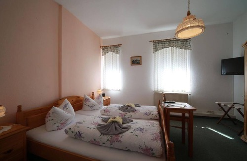 Bad Schandau House | Lichtenhainer Wasserfall - Double room, shower, WC