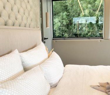 Parey Boat Rental | Lieblingsplatz Parey - schwimmende LuxSuite
