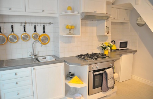 Deal Cottage | Lifeboat Cottage - 50 meters from the beach