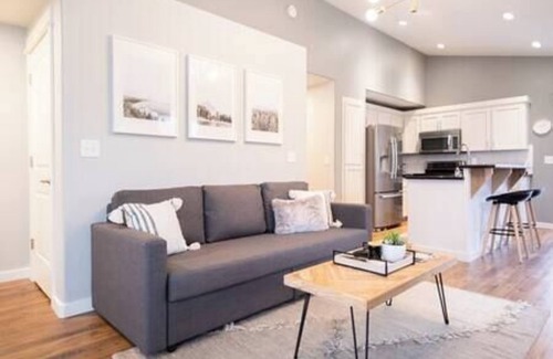 Vancouver House | Light & Airy 3 BR House Perfect for NW Getaways ⛰
