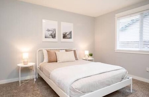 Vancouver House | Light & Airy 3 BR House Perfect for NW Getaways ⛰