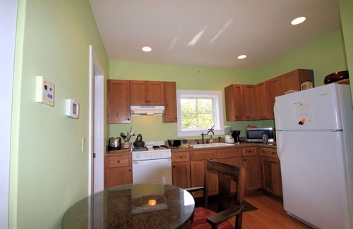 Downtown Apartment | Light and Airy and Private, Great Location, Historic Neighborhood.
