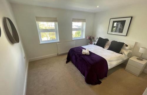 Wimbledon Apartment | Light and Modern 2BR 1.5BA, newly refurbished!