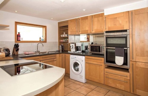 Cambridge House | Light and Open Victorian Home Close to City Centre