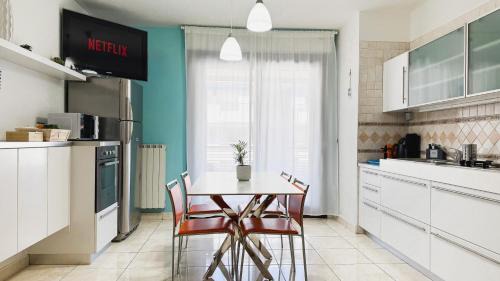 Montesilvano Apartment | Light Blue House