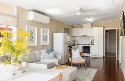 East Toowoomba House | Light & Bright! 3 Bedroom Cottage, East Toowoomba!