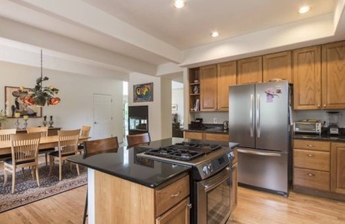Noble Park House | Light bright centrally located home
