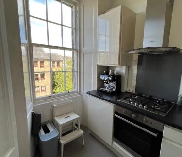 New Town Apartment | Light & Bright City Stay