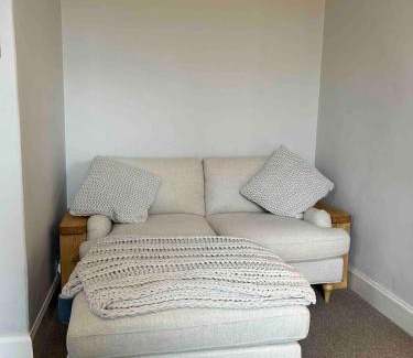 New Town Apartment | Light & Bright City Stay