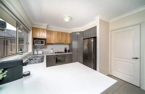 Bourkelands Apartment | Light & Bright Homely Villa