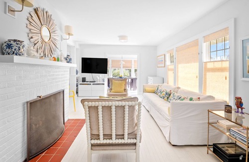 Cutchogue House | Light-filled home with fireplace & enclosed yard - near wineries