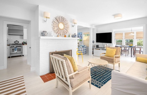 Cutchogue House | Light-filled home with fireplace & enclosed yard - near wineries