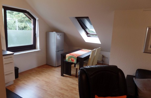 Holweide Apartment | Light-flooded roof studio Cologne m. Direct traffic connection, Downtown