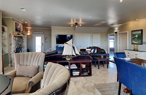Surfside Beach House | Lighthouse By the Sea
