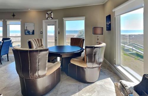 Surfside Beach House | Lighthouse By the Sea