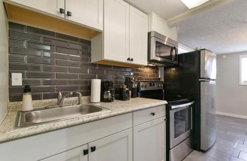 Kimberling City Apartment | Lighthouse Lodge - 1 bedroom Lake View - 15 Min to