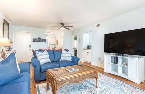 Tybee Island Condo | Lighthouse Point 13B | Oceanfront Condo, Pool!