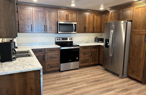 Gravois Mills House | LIKE NEW! Private Lake House in a beautiful wide cove! 5 1/2 MM Gravois Arm