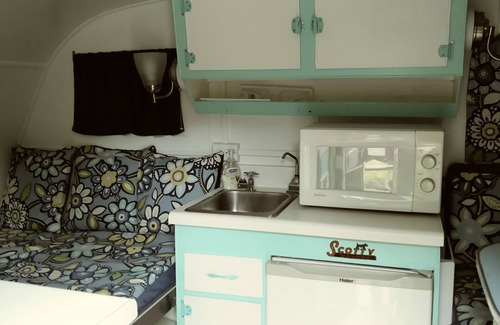 Virginia Beach House | Lil" 60's SCOTTY/Vintage Gem in The Best Spot in Virginia Beach!