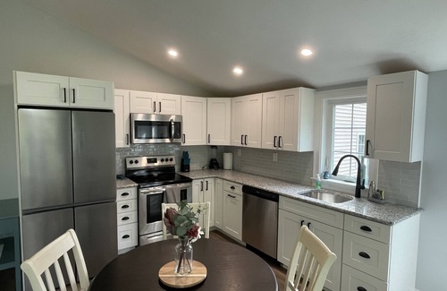 Kingston Apartment | Lil’ Peace & Tranquility
