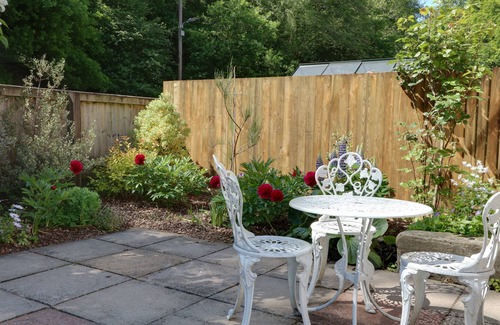 Lydney House | Lilac Cottage