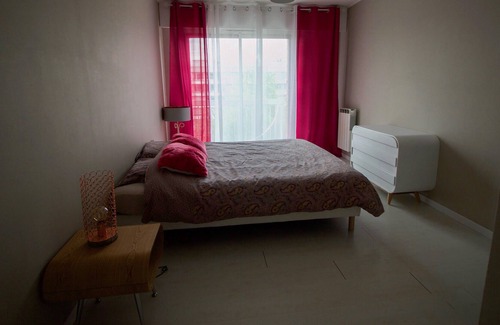 Saint-Maurice Pellevoisin Apartment | Lille: apartment, 80m², 2 bedrooms, bright, quiet, parking and garage