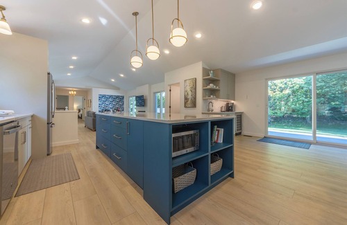 South Haven House | Lily Pond Haven - Hot tub, Screened in porch, Large home!