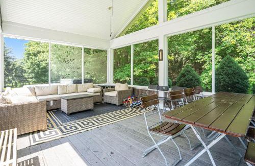 South Haven House | Lily Pond Haven - Private Hot tub - Large recently remodeled home!