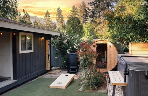 Idyllwild House | Lily Rock Cottage by Roav Retreats