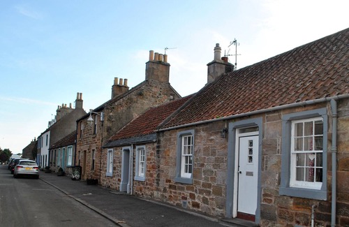 Crail Apartment | Lily's Cottage quaint retreat in coastal village