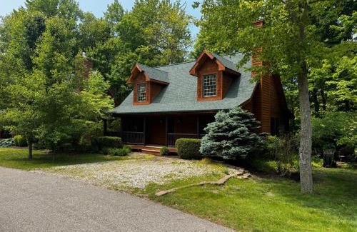 Saugatuck Villa | Lilypad Dock on Goshorn Lake Pooltown