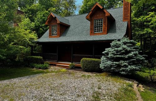 Saugatuck Villa | Lilypad Dock on Goshorn Lake Pooltown