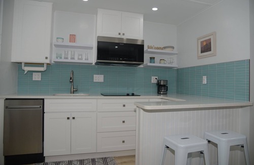 Bethany Beach Apartment | Lime Crush.Sweet studio apartment a 1/2 block to a private beach.